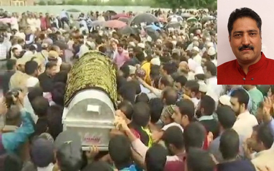 Hundreds attend Shujaat Bhukhari's funeral